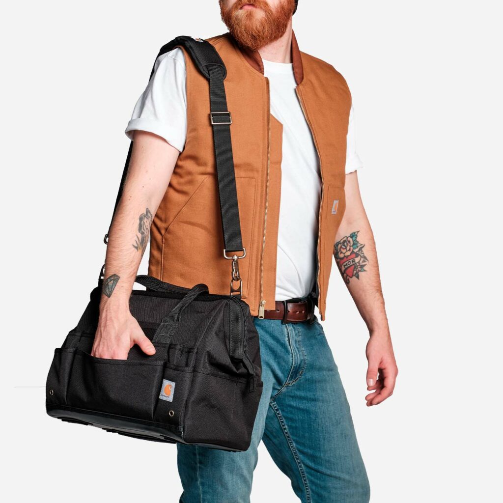 carhartt_arctic_väst_brun_herr_v01_ väska
