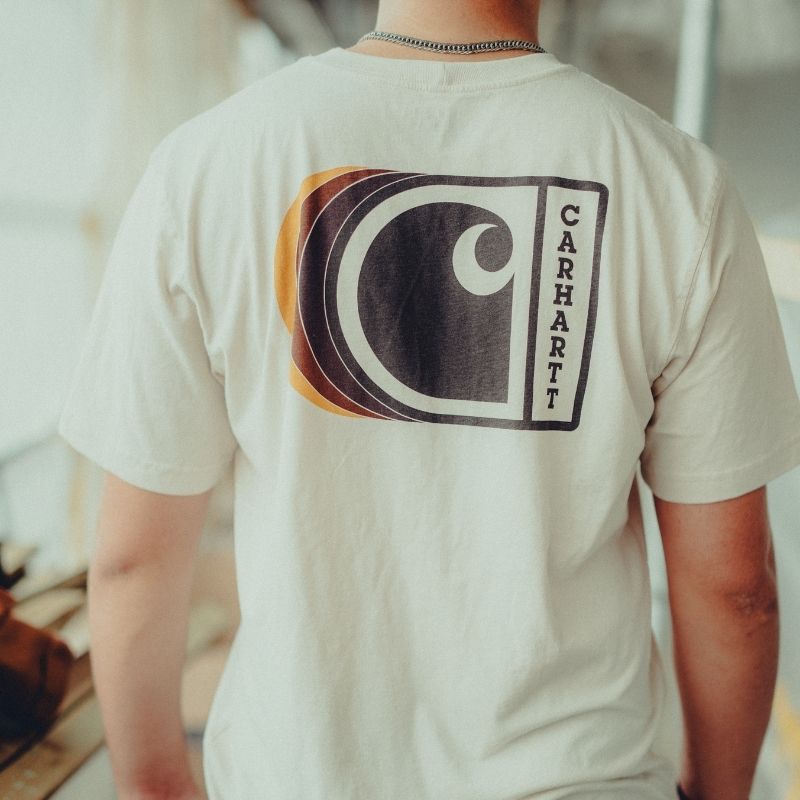CARHARTT T-SHIRT MED RYGGTRYCK